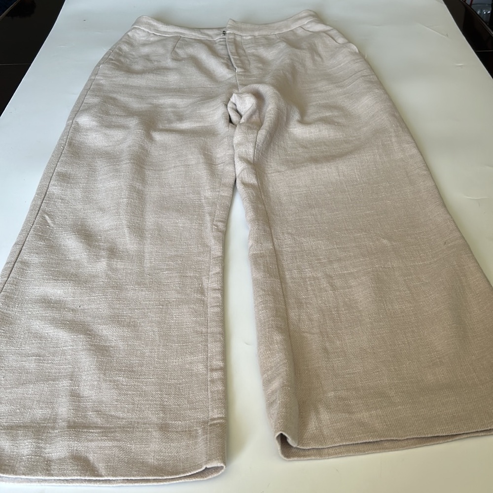 Mod Ref Linen Capri Pants - Picture 6 of 16